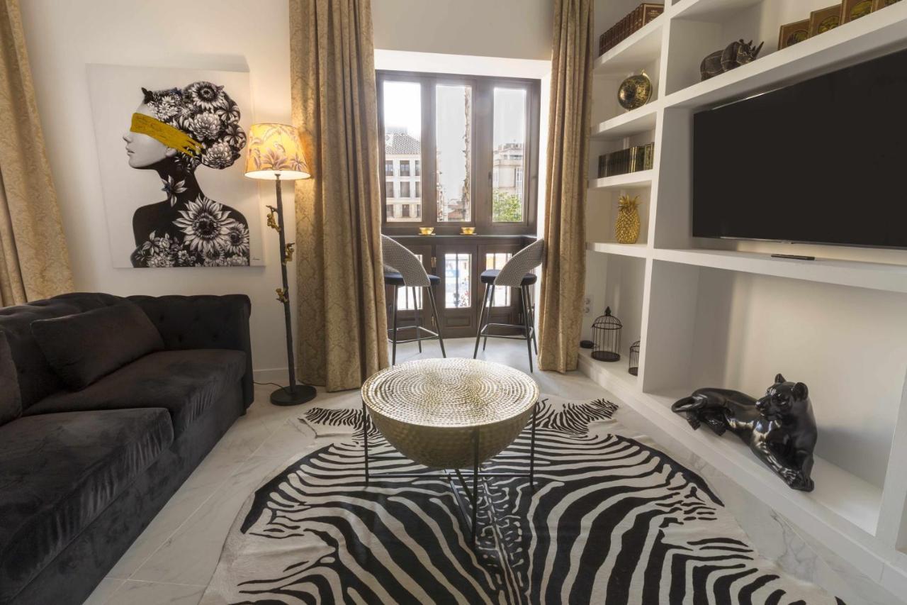 The Clock House Luxury Urban Suites Málaga Eksteriør billede