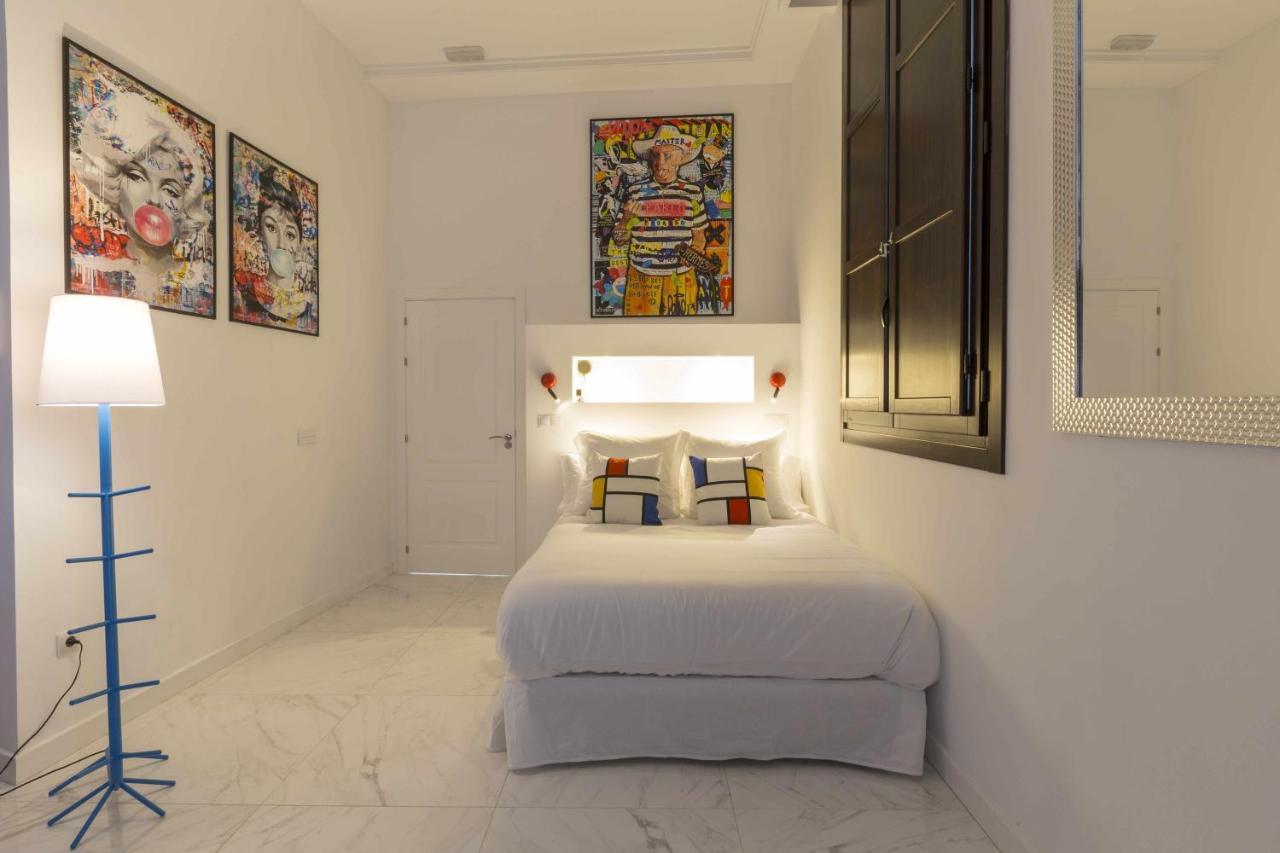 The Clock House Luxury Urban Suites Málaga Eksteriør billede